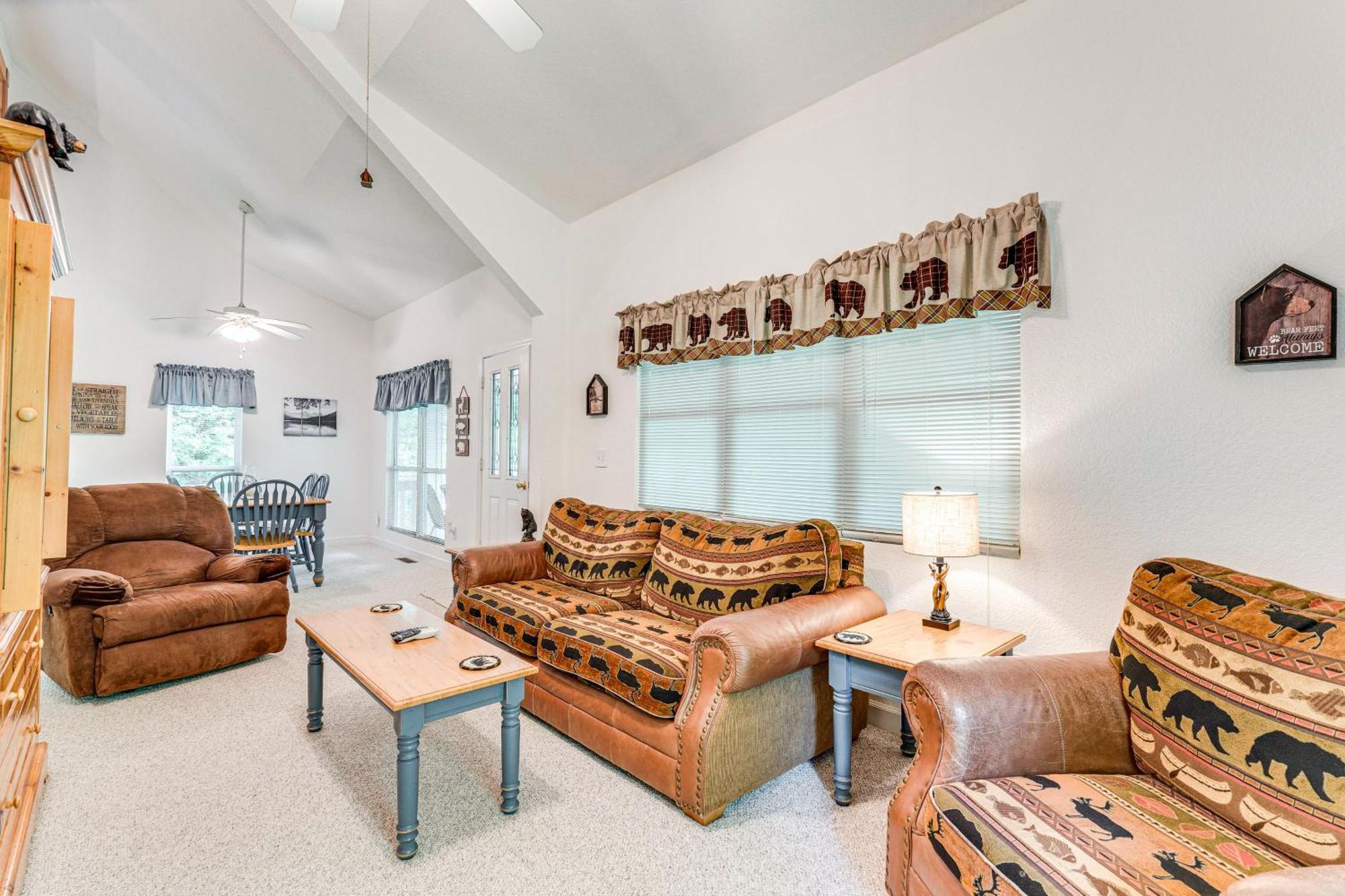 Secluded Cabin With Porch - 7 Miles To Lake Chatuge! Hayesville Εξωτερικό φωτογραφία