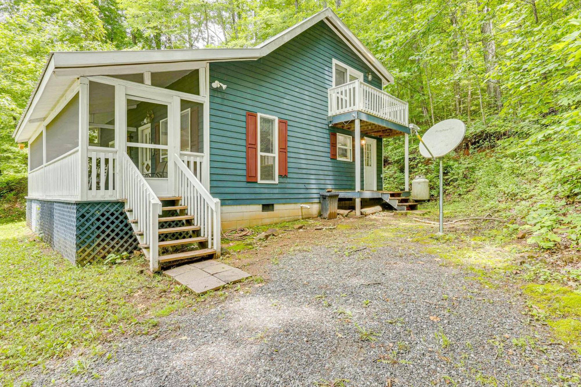 Secluded Cabin With Porch - 7 Miles To Lake Chatuge! Hayesville Εξωτερικό φωτογραφία