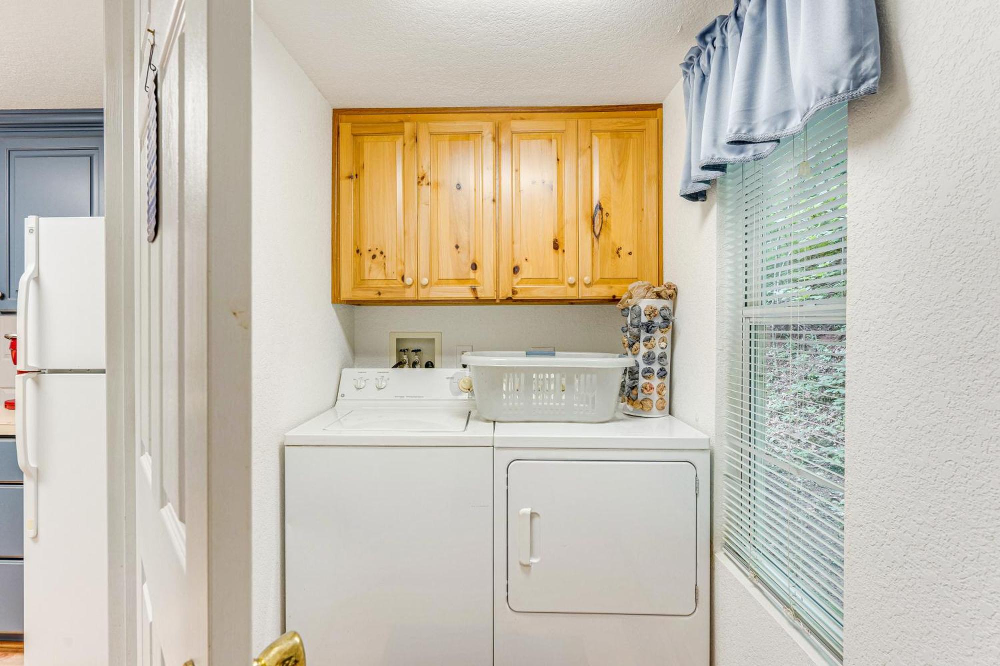 Secluded Cabin With Porch - 7 Miles To Lake Chatuge! Hayesville Εξωτερικό φωτογραφία